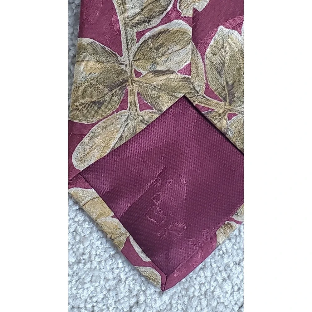 Britches of Georgetown Men's Neck Tie 100% Silk Rust‎ Color With Gold Leaves 54